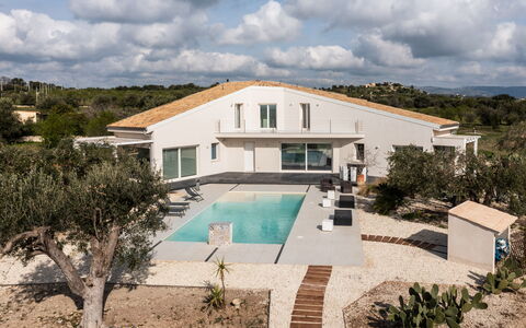 Pizzuta Country House: Home, Residential Area, Estate, Villa, Farmhouse, Swimming Pool