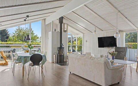 Sote - 330M from the Sea: Roof, House, Home, Cottage, Door, Siding, Estate, Lawn, Yard, Porch