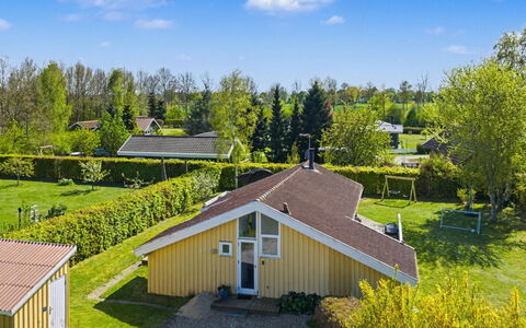 Sote - 330M from the Sea: Roof, House, Home, Cottage, Door, Siding, Estate, Lawn, Yard, Porch