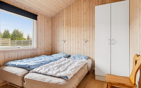 Loki - 200M from the Sea: Wood, Bedroom, Ceiling, Floor, Wood Stain, Hardwood, Bed, Plank, Room, Bedding