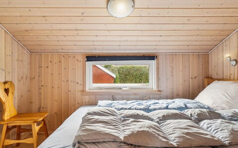 Loki - 200M from the Sea: Wood, Bedroom, Ceiling, Interior Design, Flooring, Floor, Room, Hardwood, Bed, Bed Sheet