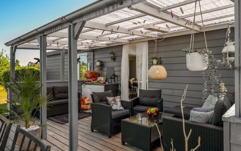 Ally - 1.2Km from the Sea: Wood, Flowerpot, Furniture, Houseplant, Outdoor Furniture, Patio, Deck, Garden, Outdoor Structure, Shade
