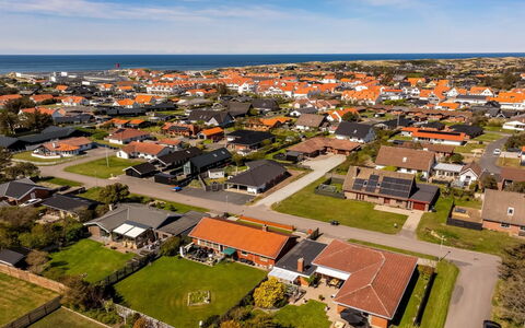 Signe - 600M from the Sea: Water, Water Resources, Body Of Water, Rock, Coast, Natural Landscape, Headland, Coastal And Oceanic Landforms, Terrain, Promontory