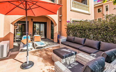 Accommodation:&nbsp;Jardines del Rio 455.2