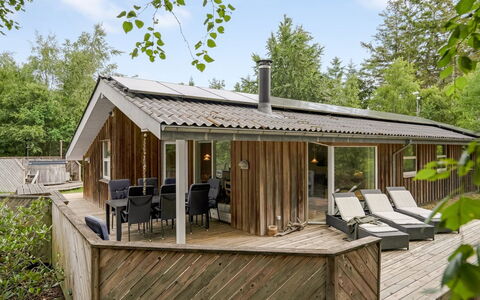 Uma - from the Sea: Wood, Roof, Cottage, Home, Hardwood, Garden Buildings, Plank, Siding, Log Cabin, Porch