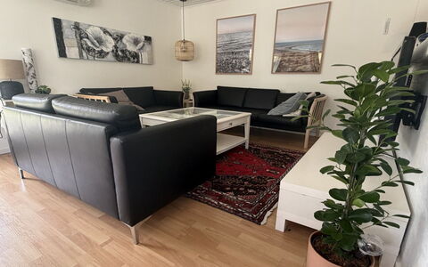 Linnea - from the Sea: Furniture, Couch, Flooring, Interior Design, Floor, Living Room, Wood, Home, Room, Flowerpot