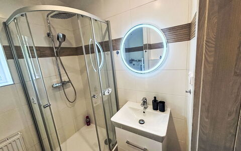 Děčín Heights: Flooring, Plumbing Fixture, Floor, Interior Design, Bathroom, Plumbing, Room, Sink, Tap, Mirror