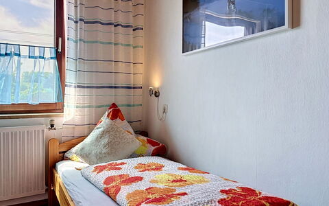 Augsburg-Diedorf 150: Wall, Bedroom, Wood, Furniture, Interior Design, Bed, Textile, Bed Sheet, Linens, Bedding