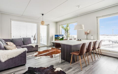 Jacuzzi Penthouse: Apartment, Condominium, Mixed-Use, Hotel, Resort, Resort Town, Boutique Hotel