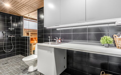 Jacuzzi Penthouse: Apartment, Condominium, Mixed-Use, Hotel, Resort, Resort Town, Boutique Hotel