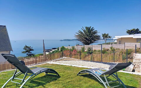 4 Mouettes: Furniture, Outdoor Furniture, Chair, Shade, Outdoor Table, Sea, Resort, Sunlounger, Eco Hotel, Umbrella