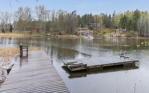 Villa Jumalvik: Tree, Bank, Rural Area, Lake, Dock, Pond, Cottage, Reservoir