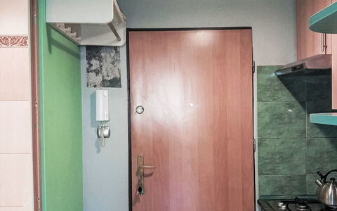 Przy Klifie: Floor, Flooring, Room, Door, Plumbing Fixture, Plumbing, Wood Stain, Tap