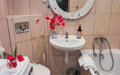 Przy Klifie: Bathroom Sink, Plumbing Fixture, Interior Design, Sink, Furniture, Floor, Tap, Room, Plumbing, Bathroom