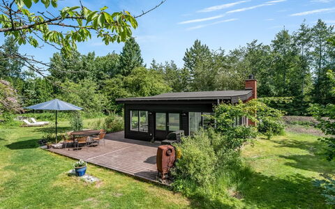 Franki - 1.8Km from the Sea: Grass, Shrub, House, Cottage, Roof, Home, Land Lot, Rural Area, Garden