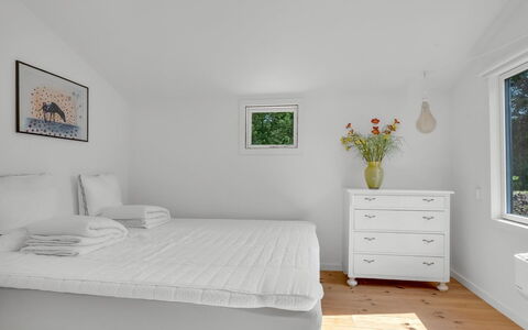 Franki - 1.8Km from the Sea: Furniture, Bed, Bedroom, Interior Design, Floor, Flooring, Bedding, Ceiling, Bed Sheet, Linens