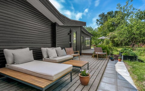 Franki - 1.8Km from the Sea: Wood, Wood Flooring, Outdoor Furniture, Furniture, Hardwood, Deck, Plank, Garden, Outdoor Table, Wood Stain