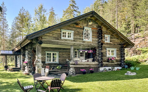 Villa Underberg: Cottage, Home, Log Cabin, Farmhouse, Garden Buildings, Siding, Yard, Design, Backyard