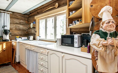 Villa Underberg: Kitchen, Wood, Countertop, Interior Design, Kitchen Appliance, Furniture, Room, Cabinetry, Wood Stain, Home Appliance