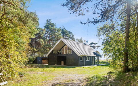 Aman - 100M from the Sea: Grass, Wood, Rural Area, Shrub, Cottage, Roof, Plain, Land Lot, Home, Groundcover