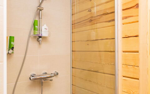 Tuulentupa: Wood, Flooring, Floor, Plumbing Fixture, Wood Stain, Bathroom, Hardwood, Plank, Plumbing, Wood Flooring