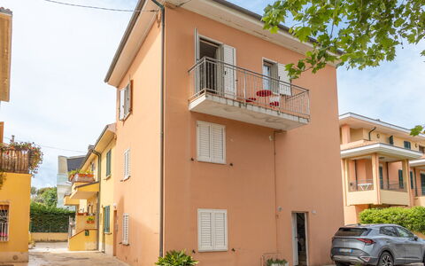 Fano Mare: Building, Window, Residential Area, House, Facade, Neighbourhood, Home, Town, Apartment, Balcony