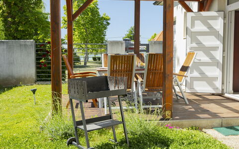 Posha: Wood, Furniture, Porch, Garden, Outdoor Furniture, Shade, Hardwood, Chair, Backyard, Wood Stain