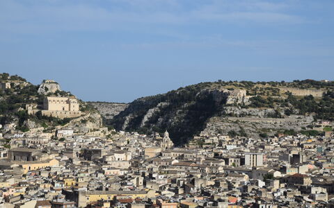 Villa Chiaramonte Gulfi: City, Neighbourhood, Urban Area, Residential Area, Landscape, Human Settlement, Suburb, Cityscape, Aerial Photography, Bird'S-Eye View