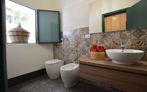 Villa Chiaramonte Gulfi: Flooring, Interior Design, Floor, Plumbing Fixture, Bathroom, Tile, Ceiling, Bathroom Sink, Sink, Ceramic