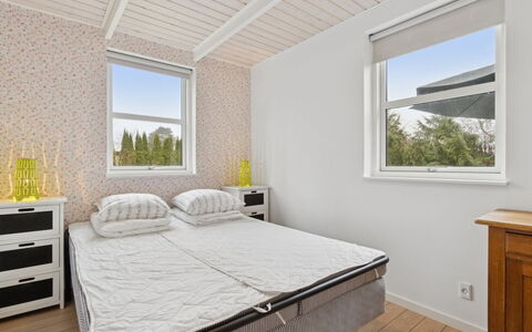 Gittel - 200M from the Sea: Bedroom, Wood, Interior Design, Bed, Ceiling, Floor, Bed Sheet, Flooring, Bedding, Home