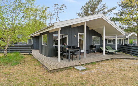 Apelun - 60M from the Sea: Roof, House, Home, Cottage, Door, Siding, Estate, Lawn, Yard, Porch
