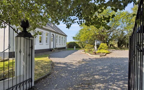 Ofelia - 4Km from the Sea: Roof, House, Home, Cottage, Door, Siding, Estate, Lawn, Yard, Porch