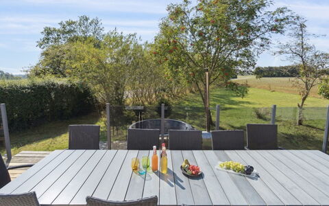 Ofelia - 4Km from the Sea: Roof, House, Home, Cottage, Door, Siding, Estate, Lawn, Yard, Porch
