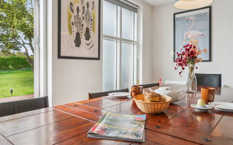 Jerg - 1Km from the Sea: Furniture, Interior Design, Flooring, Dining Room, Table, Wall, Floor, Wood, Kitchen & Dining Room Table, Chair