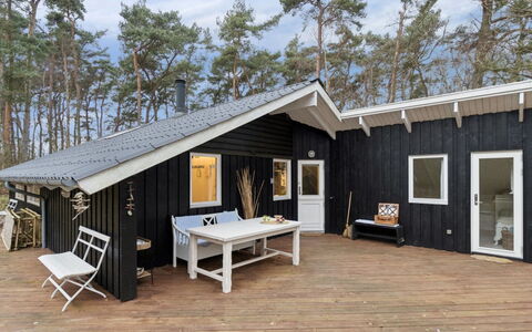 Eggerich - 700M from the Sea: Vegetation, Shrub, Spring, Cottage, Garden, Shade, Backyard, Yard, Chair