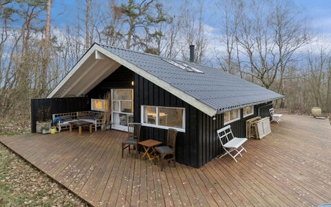 Eggerich - 700M from the Sea: Vegetation, Shrub, Spring, Cottage, Garden, Shade, Backyard, Yard, Chair