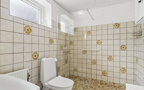 Hening - 150M from the Sea: Flooring, Floor, Tile, Toilet Seat, Toilet, Plumbing Fixture, Bathroom, Plumbing, Ceramic