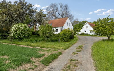 Hening - 150M from the Sea