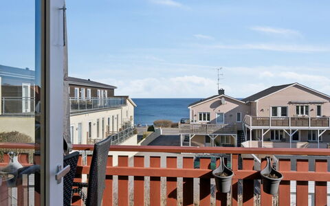 Amilia - 100M from the Sea: Vegetation, Shrub, Spring, Cottage, Garden, Shade, Backyard, Yard, Chair