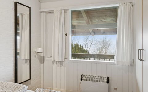 Arnt - 100M from the Sea: Interior Design, Wood, Floor, Bedroom, Flooring, Bed, Textile, Ceiling, Furniture, Linens