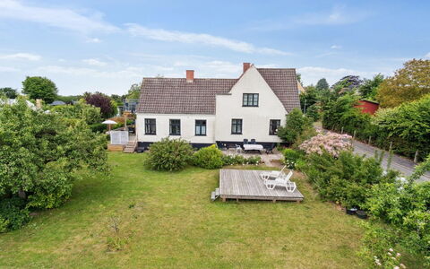 Elso - 5Km from the Sea: Building, Window, House, Home, Roof, Residential Area, Cottage, Facade, Shrub, Architecture