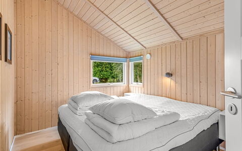 Vilmar - 250M from the Sea: Wood, Bedroom, Interior Design, Ceiling, Bed, Home, Floor, Room, Bedding, Bed Sheet