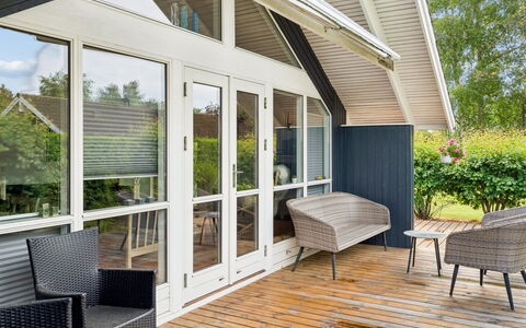 Loreia - 350M from the Sea: Blue, Cottage, House, Home, Farmhouse, Estate, Siding
