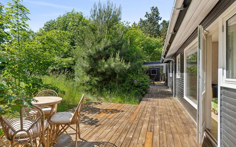 Elisej - 350M from the Sea: Wood, Shrub, Home, Architecture, Residential Area, House, Porch, Land Lot, Deck