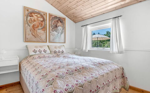 Svenne - 600M from the Sea: Bed, Bedroom, Bed Sheet, Wood, Bedding, Interior Design, Furniture, Ceiling, Home, Linens