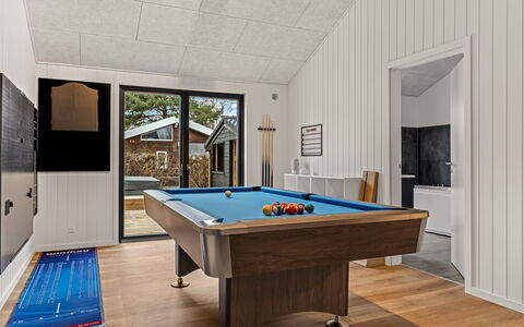 Martin - 800M from the Sea: Roof, House, Home, Cottage, Door, Siding, Estate, Lawn, Yard, Porch
