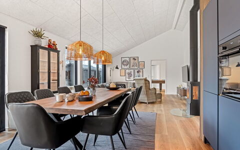 Martin - 800M from the Sea: Roof, House, Home, Cottage, Door, Siding, Estate, Lawn, Yard, Porch