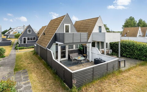 Tavita - 100M from the Sea