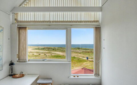 Suna - 95M from the Sea: Bedroom, Ceiling, Bed, Daylighting, Bedding, Bed Sheet, Linens, Pillow