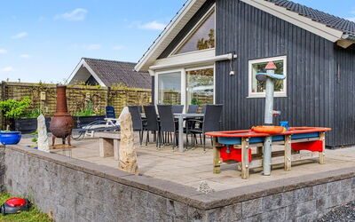 Albertine - 225M from the Sea